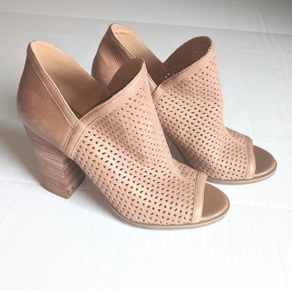 lucky brand livey bootie taupe